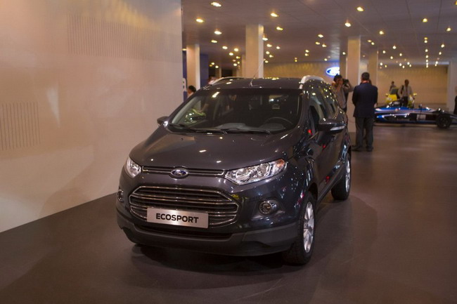Ford представил в Париже кроссовер EcoSport