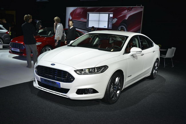 Ford Mondeo 2013 Hybrid фото