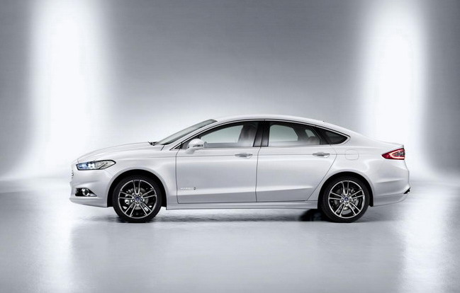 Ford Mondeo 2013 Hybrid 