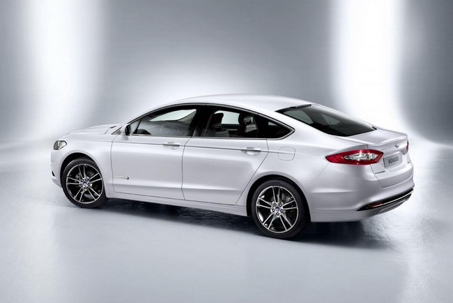 Ford Mondeo 2013 Hybrid фото