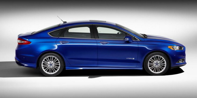 Ford Fusion Hybrid EV+ ������� ��������� ��� ������