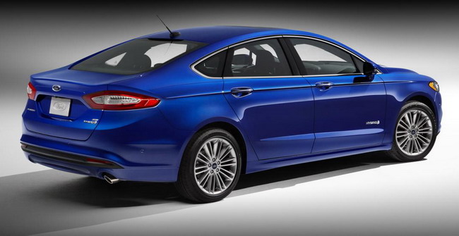 Ford Fusion Hybrid EV+ ������� ��������� ��� ������