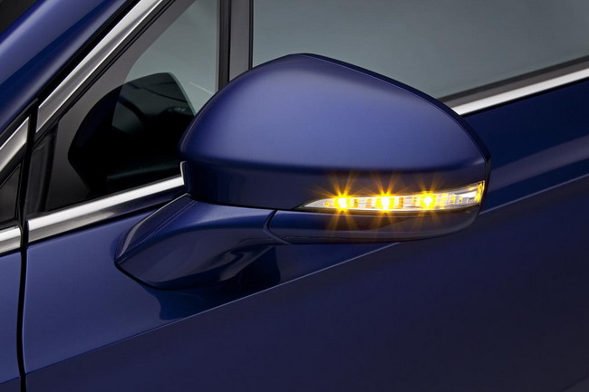 Ford Fusion Hybrid EV+ ������� ��������� ��� ������