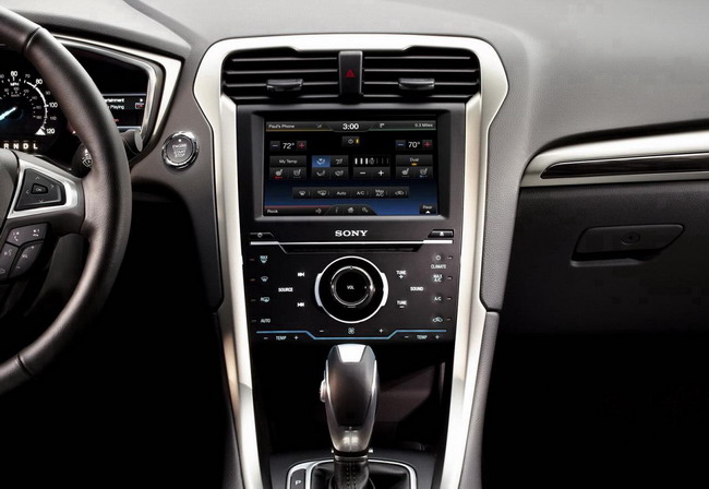 Ford Fusion Hybrid EV+ ������� ��������� ��� ������