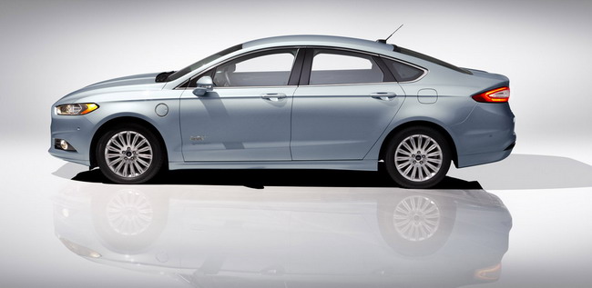 Цены на Ford Fusion Energi начинаются от $39945