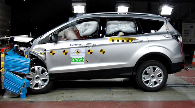  Ford Kuga  5-  Euro NCAP