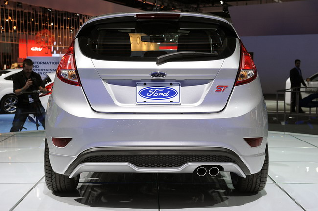 Ford Fiesta ST    B-