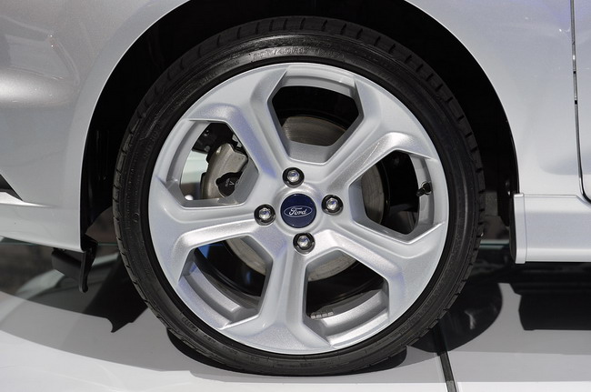 Ford Fiesta ST приносит тепло в B-сегмент