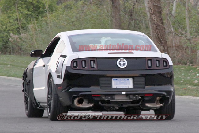 Фотошпионы поймали мул Ford Mustang 2015