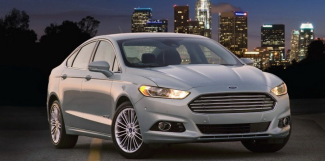 Ford объявил об отзыве Fusion из-за проблем с фарами