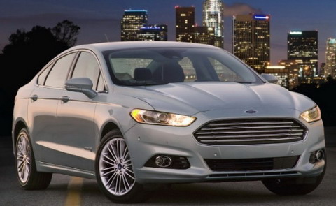 Ford объявил об отзыве Fusion из-за проблем с фарами