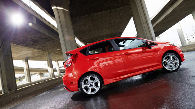 Стоимость Ford Fiesta ST в США начинается от 22195 $