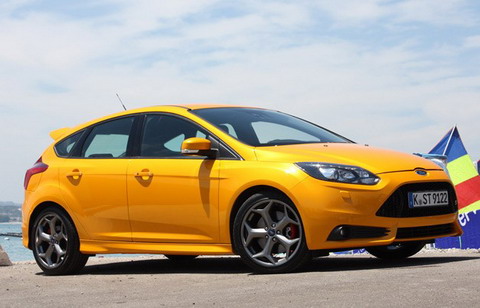 Ford Focus     2012 