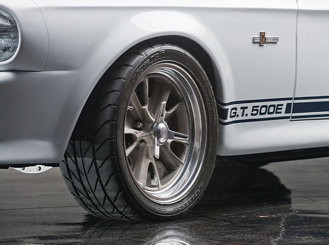 Уникальный Shelby Mustang Convertible GT500E выставлен на продажу