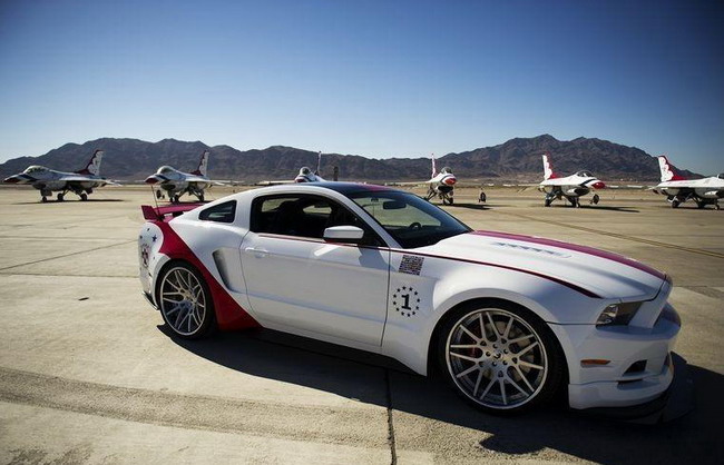 Ford Mustang 2014 Thunderbirds Edition для ВВС США