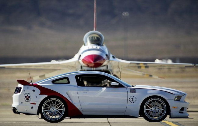 Ford Mustang 2014 Thunderbirds Edition для ВВС США