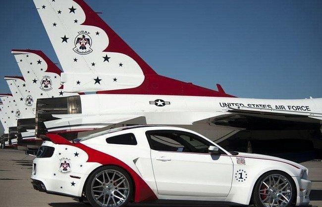 Ford Mustang 2014 Thunderbirds Edition   