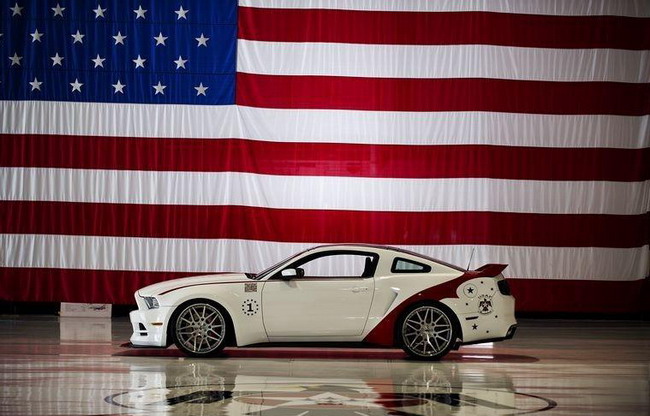 Ford Mustang 2014 Thunderbirds Edition для ВВС США