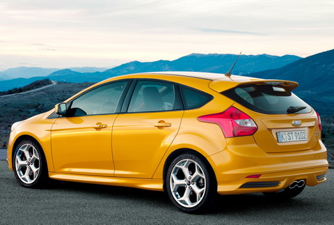 Специальные предложения на автомобили Focus, Focus ST, Mondeo и Explorer