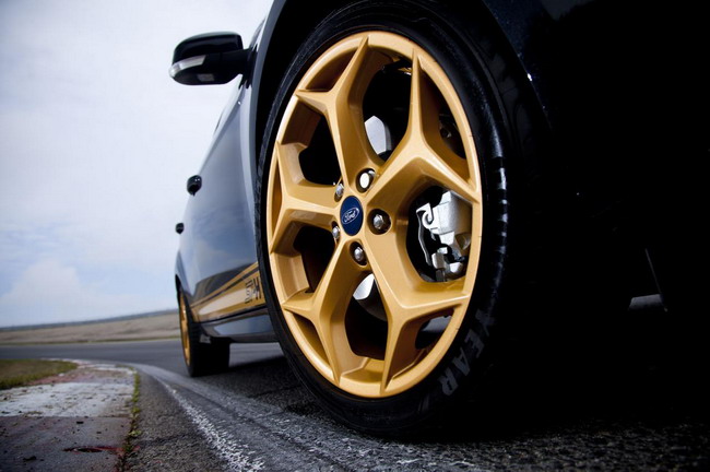 Ограниченное издание Ford Focus ST-H