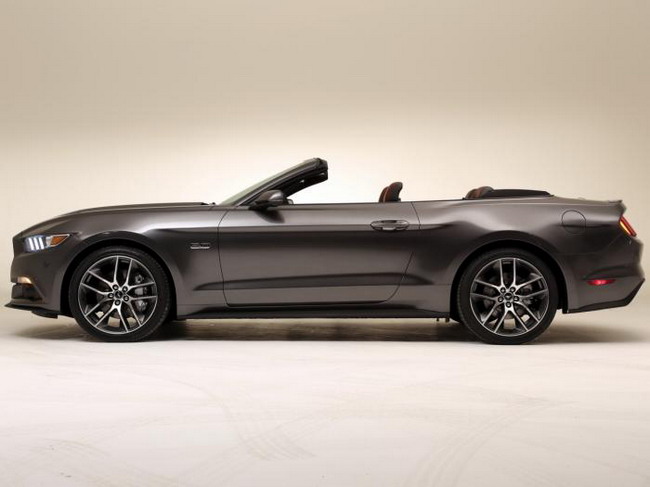 2015 Ford Mustang Convertible 