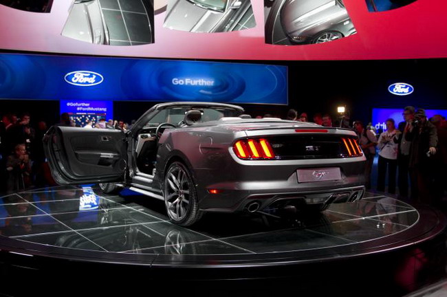2015 Ford Mustang Convertible представлен