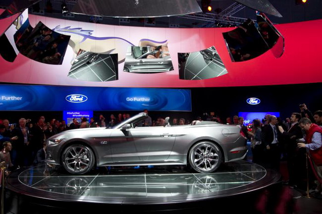2015 Ford Mustang Convertible представлен