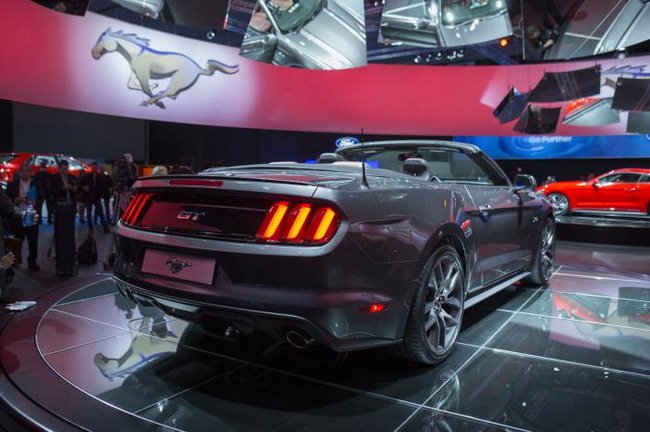 2015 Ford Mustang Convertible представлен