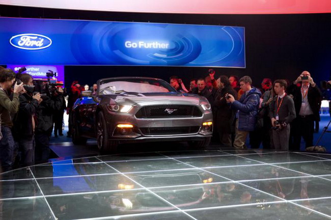 2015 Ford Mustang Convertible представлен