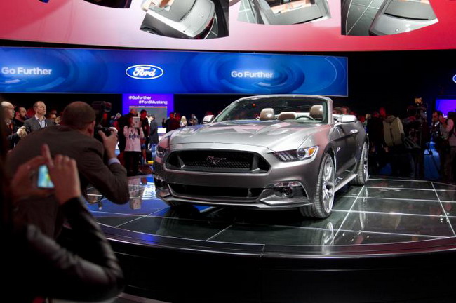 2015 Ford Mustang Convertible представлен