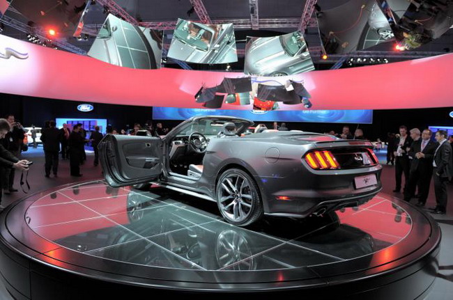 2015 Ford Mustang Convertible представлен