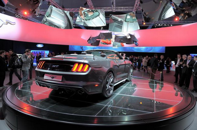2015 Ford Mustang Convertible представлен