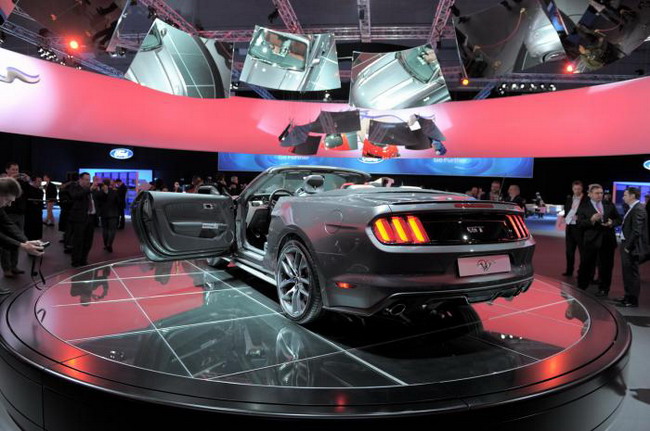 2015 Ford Mustang Convertible представлен