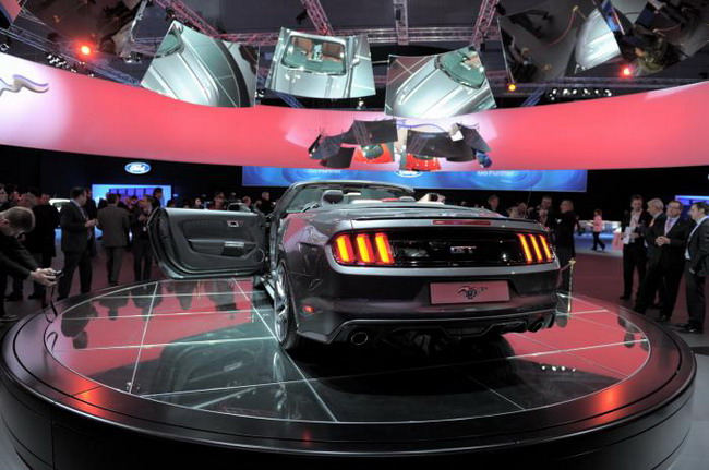 2015 Ford Mustang Convertible представлен