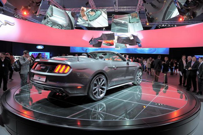 2015 Ford Mustang Convertible представлен
