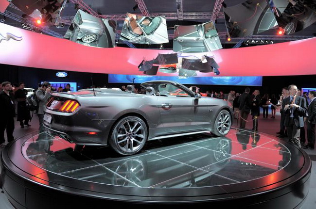 2015 Ford Mustang Convertible представлен
