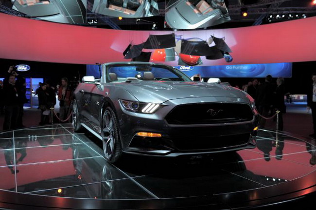 2015 Ford Mustang Convertible представлен