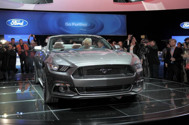 2015 Ford Mustang Convertible представлен