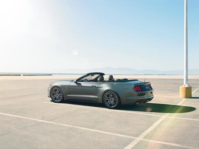 2015 Ford Mustang Convertible представлен