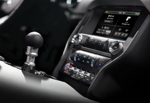 2015 Ford Mustang    SYNC AppLink