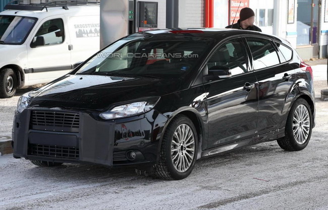 Запуск Ford Focus RS произойдет с задержкой