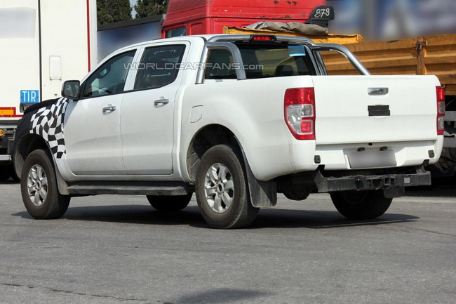 Обновленный Ford Ranger впервые пойман шпионами