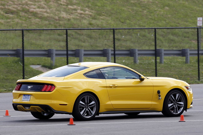 Ford Mustang EcoBoost имеет поддельный звук двигателя