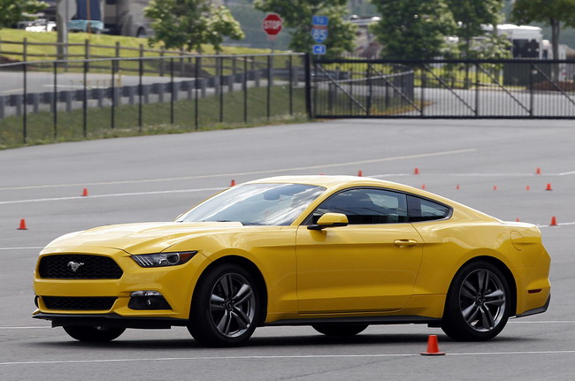 Ford Mustang EcoBoost имеет поддельный звук двигателя