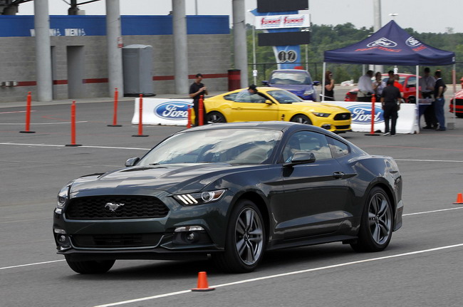 Ford Mustang EcoBoost имеет поддельный звук двигателя
