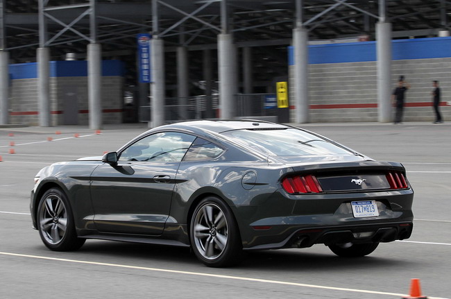 Ford Mustang EcoBoost имеет поддельный звук двигателя