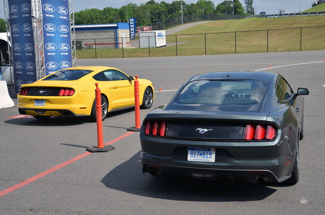 Ford Mustang EcoBoost имеет поддельный звук двигателя