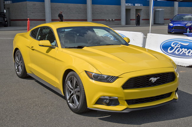 Ford Mustang EcoBoost имеет поддельный звук двигателя