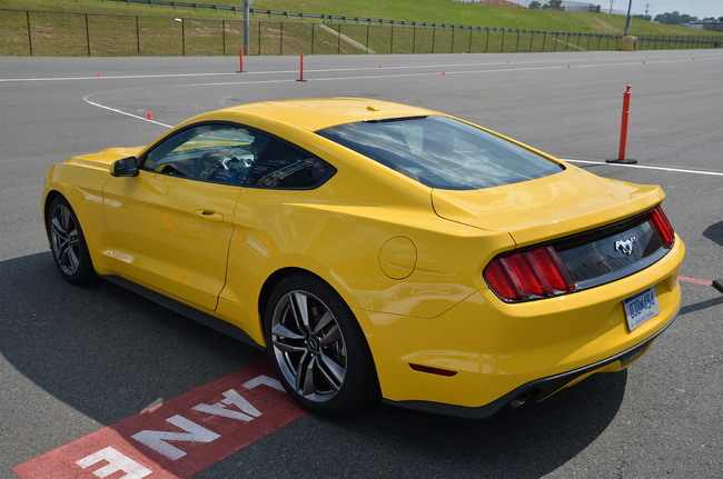 Ford Mustang EcoBoost имеет поддельный звук двигателя