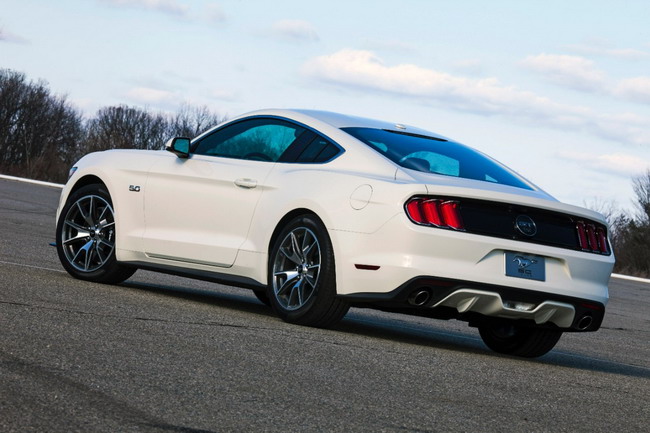 Ford Mustang построенный к 50-летию приносит $ 170 000